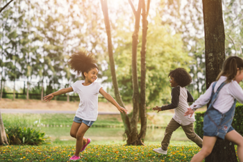CAN-kidsplaying350x233 What are child abuse and neglect?