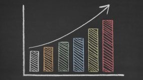 DSMES value and ROI Six chalk bars increasing in size with an arrow pointing upward.