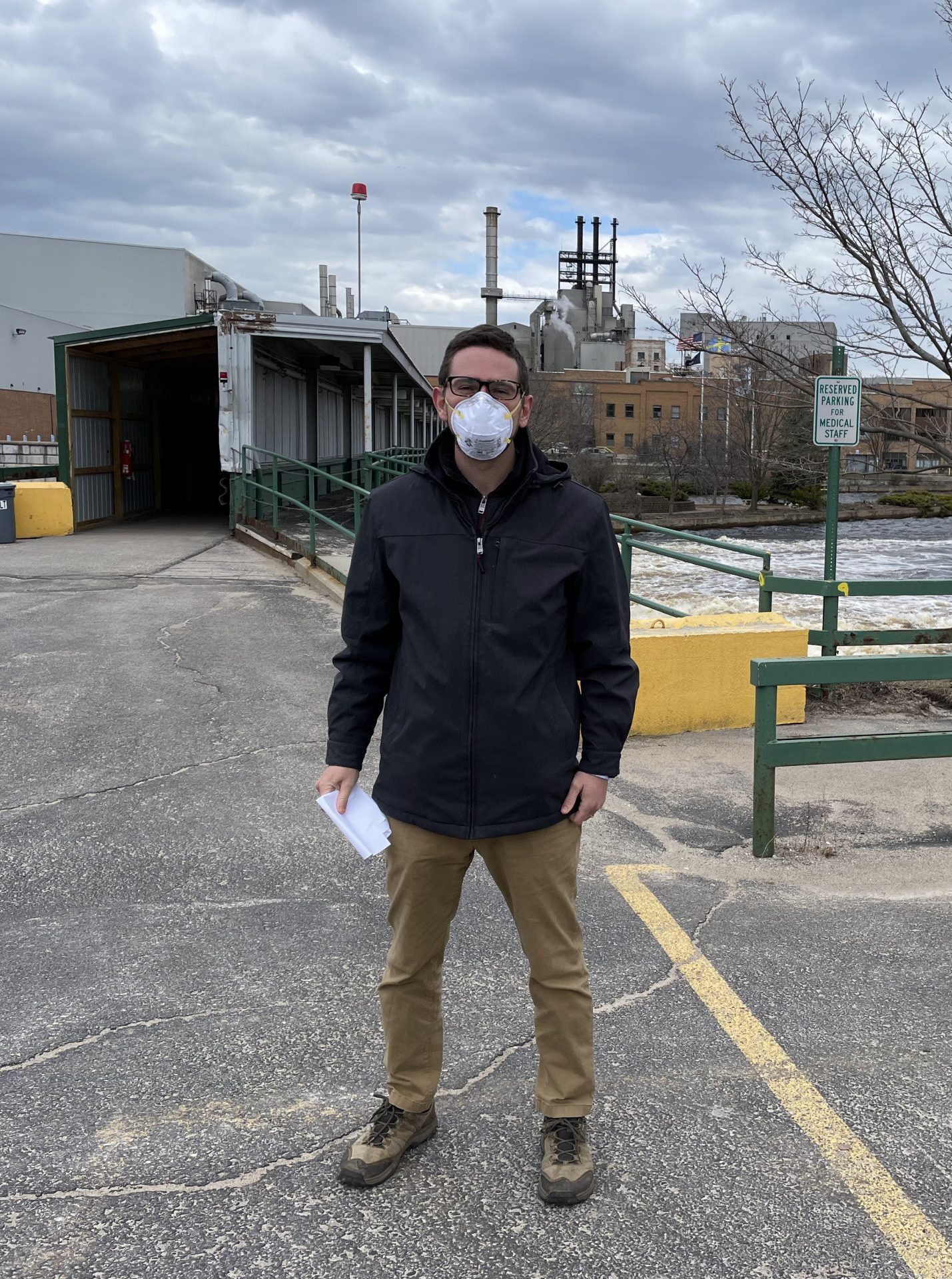 Investigation of a blastomycosis outbreak at mill EIS officer at paper mill for investigation of a blastomycosis outbreak
