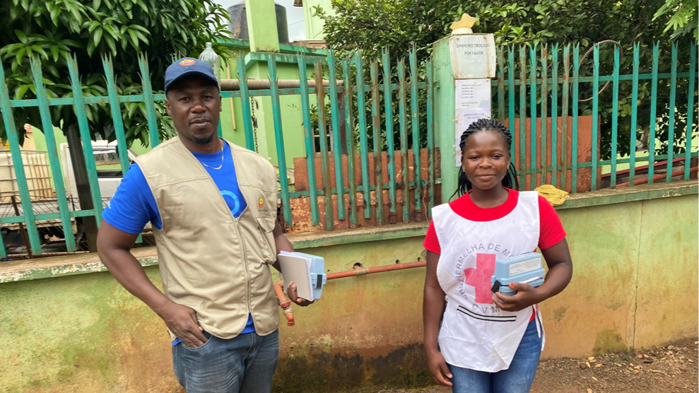 Mozambique-Cholera-Main Two staff members from the Provincial Directorate of Health and Red Cross