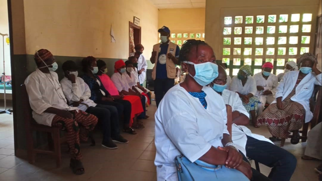 Training-Epidemiologists-in-Guinea-1 A Guinea FETP resident briefs health workers about the signs and symptoms of Ebola