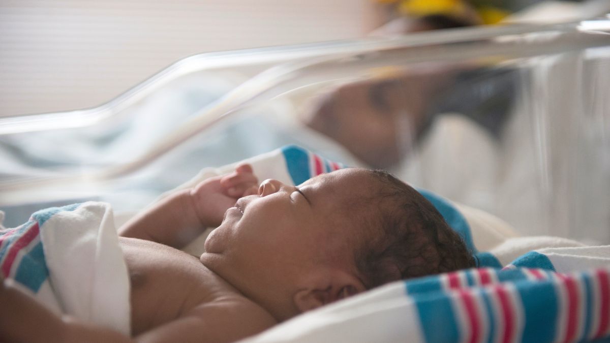 — title missing — newborn baby in hospital