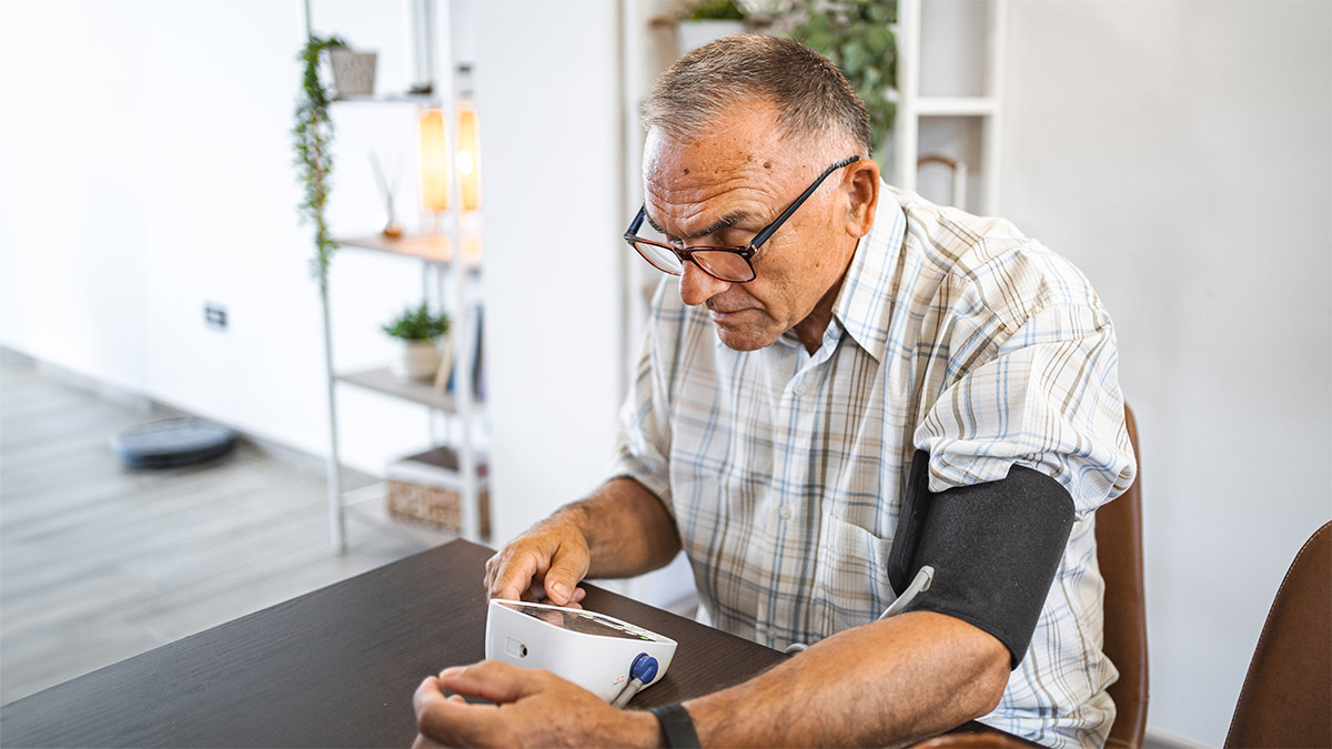 — title missing — Older man self-monitors blood pressure