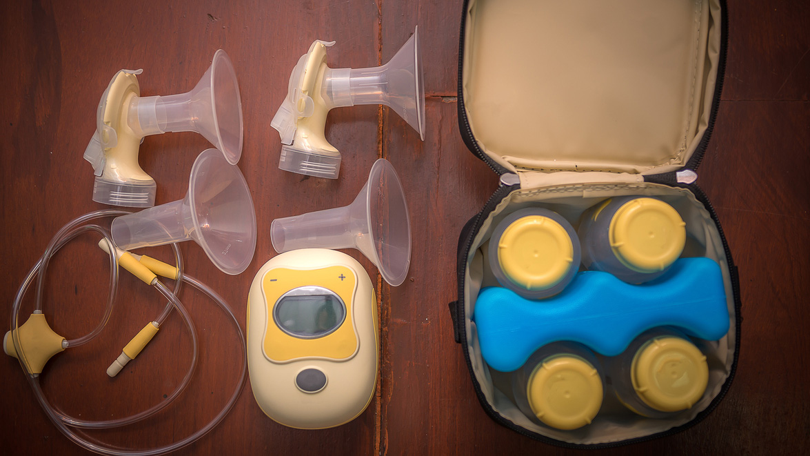 Breast pump storage Portable breast pump and bottles