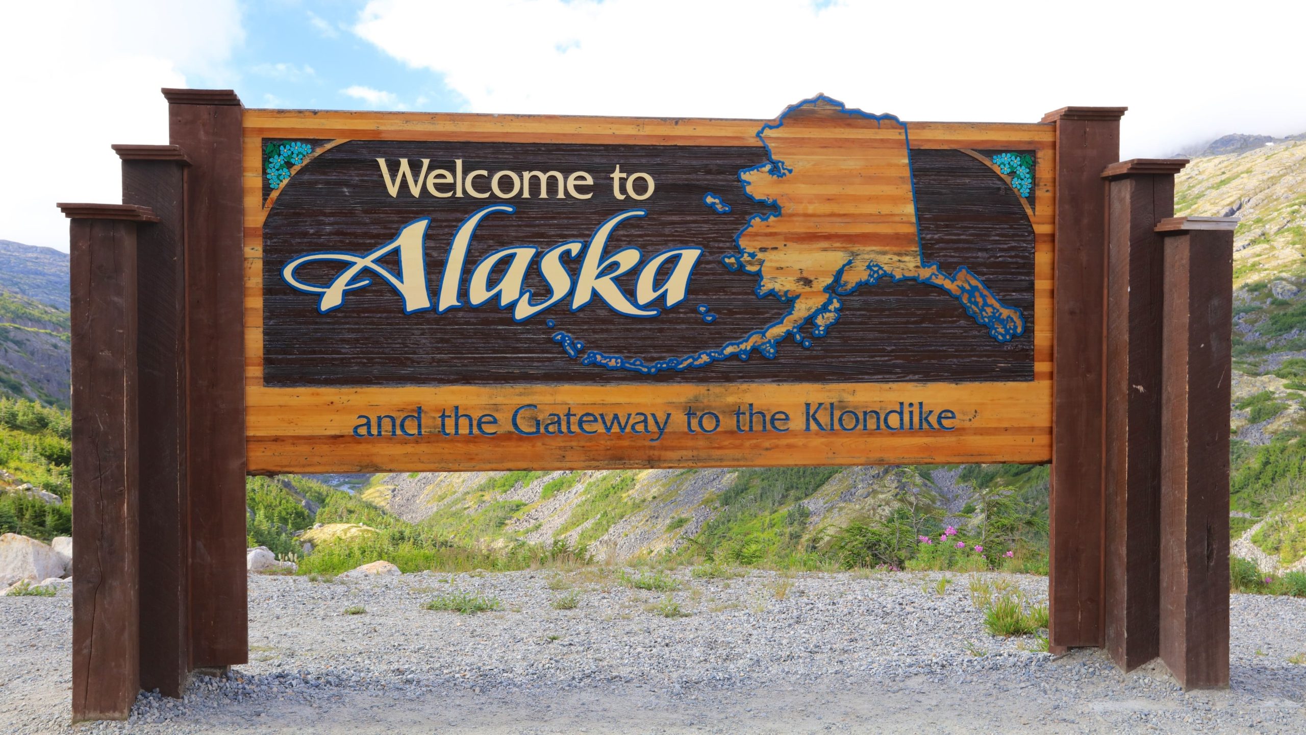 Alaska Decorative roadside sign states welcome to Alaska