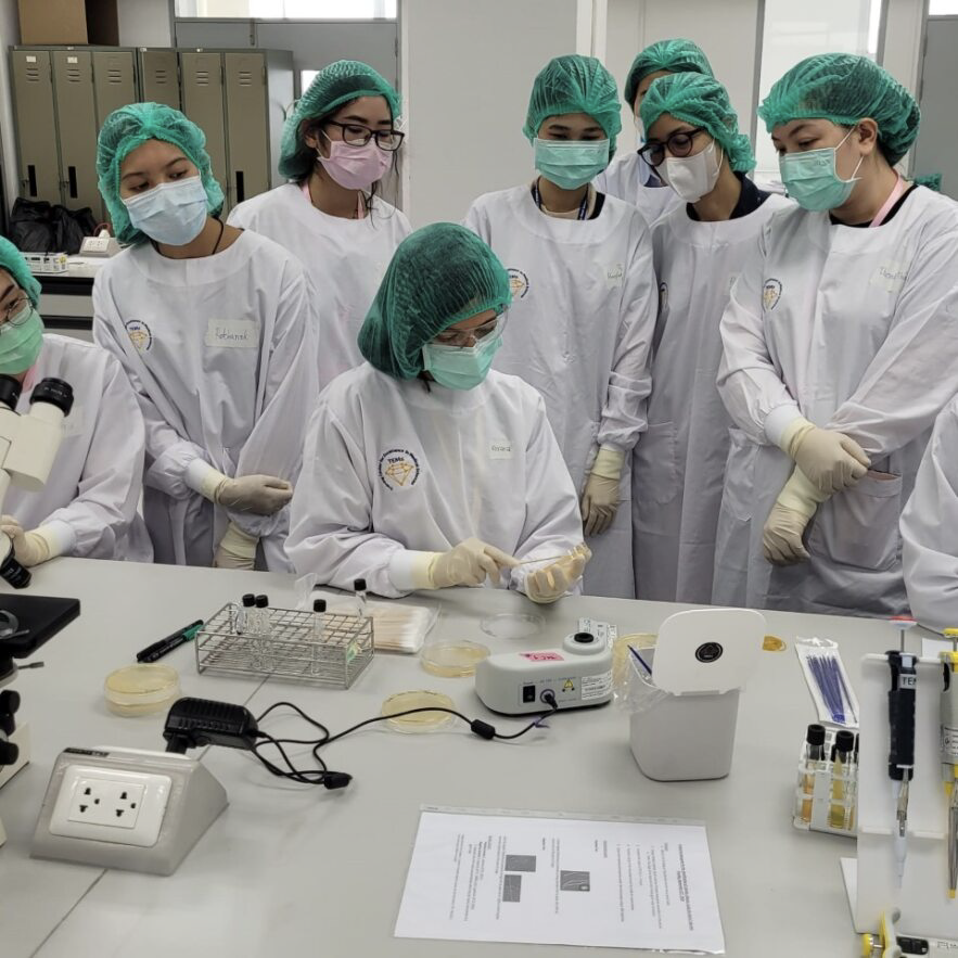 roxana-stewart-lab-thailand LLS fellow Roxana Rodriguez Stewart, PhD (seated), trains lab staff at training center in Thailand.