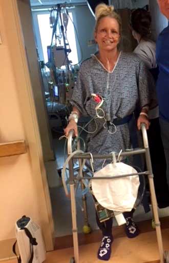 lindi-campbell-2 Lindi Campbell in the hospital receiving treatment for lung cancer.