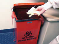 2006-115c.jpg_3e9ff Fotografía de un recipiente destinado a la eliminación de objetos filosos grandes